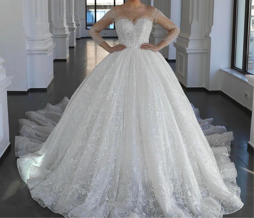 Vând rochie Aryanna Karen model Celebrity
