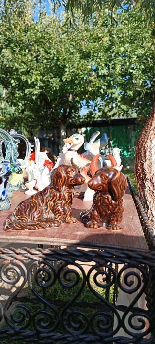 Bibeloruri de ceramica si portelan, foarte vechi.