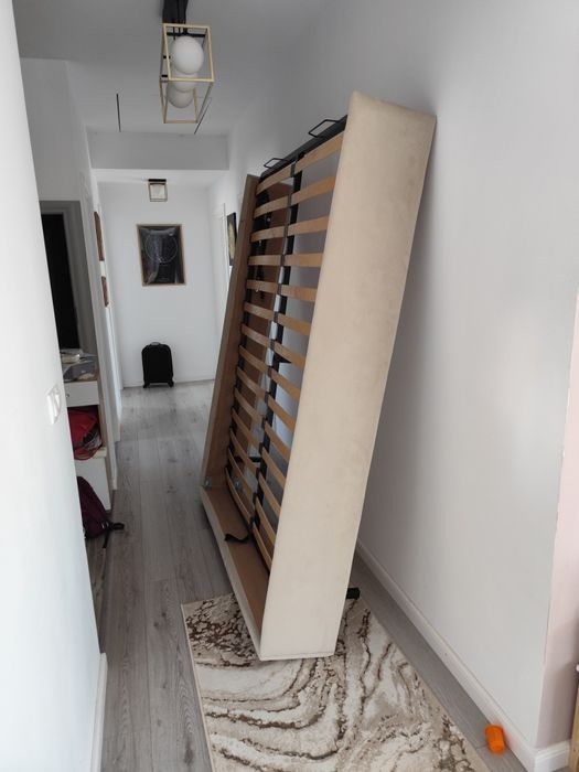 Pat tapitat cu somiera cu pistoane 160x200