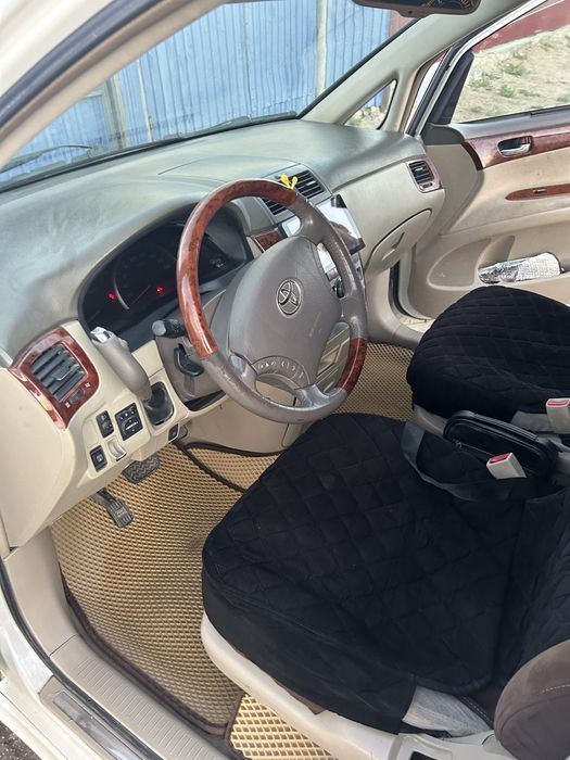 Ипсум 2004 ж.Газ бензин.