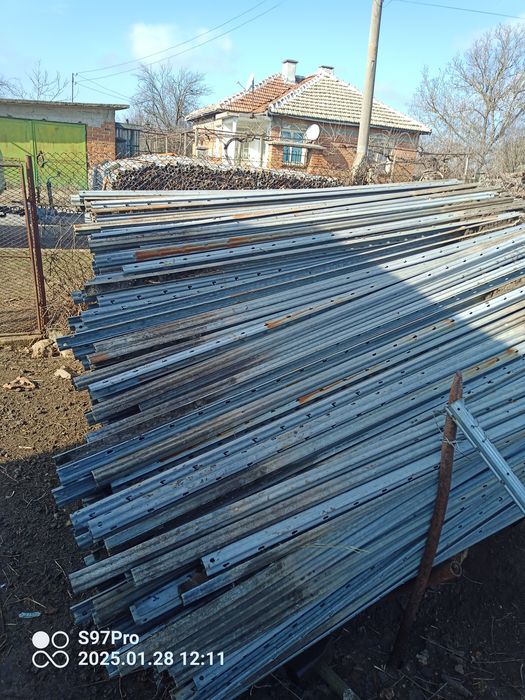 Метални лозарски  колове