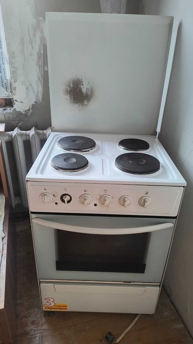 Стара печка с котлони
