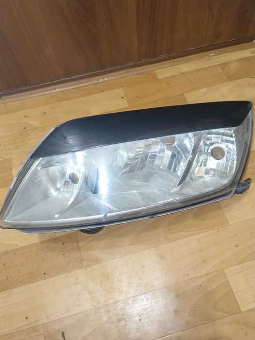 Продам фару на Лада Гранта