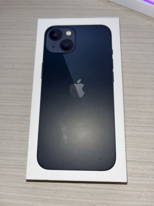 Продавам iPhone 13