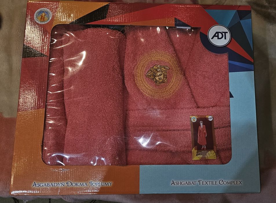 Банный набор. Халат+2полотенца+тапочки