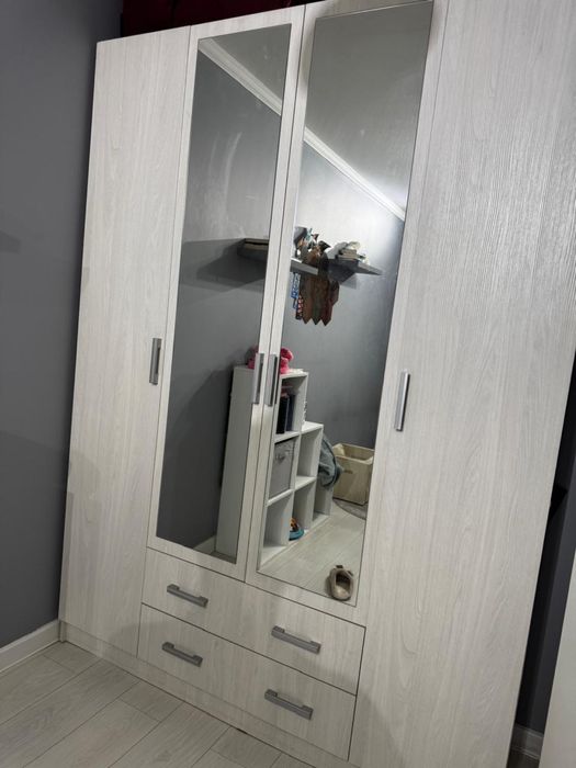 4-х створчатый шкаф