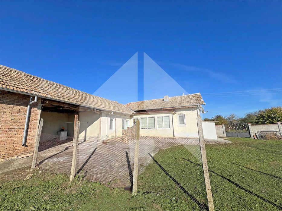 Продава се Къща в Нови пазар - 98 кв.м за 287 €/кв.м - Снимка #1