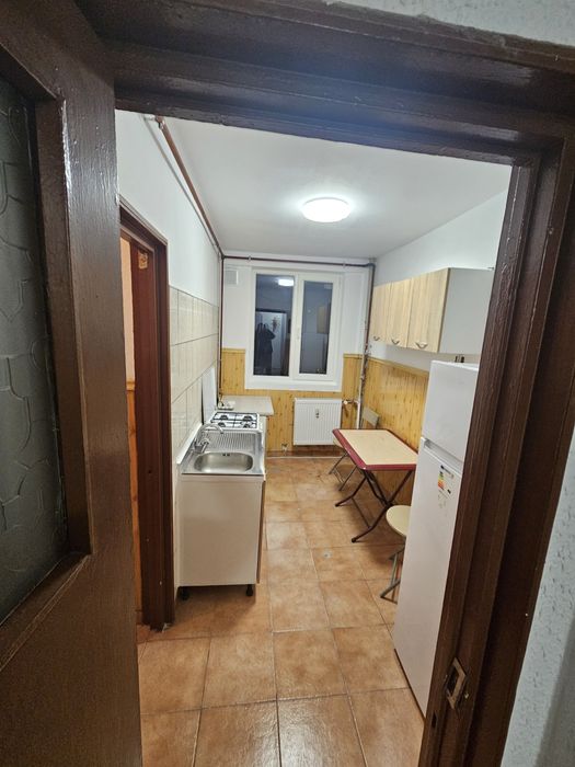 Închiriez apartament 2 camere