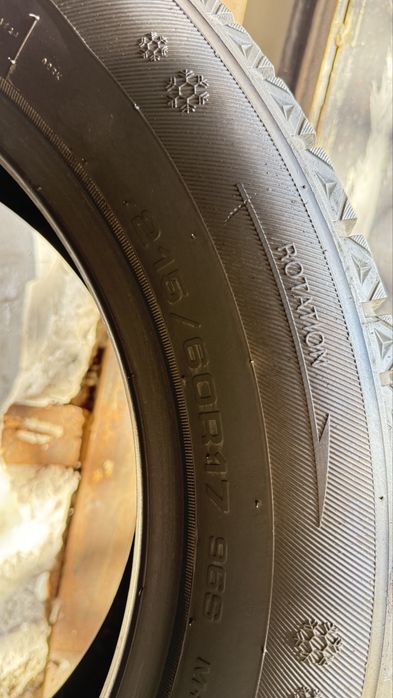 215 60 R17 почти новая