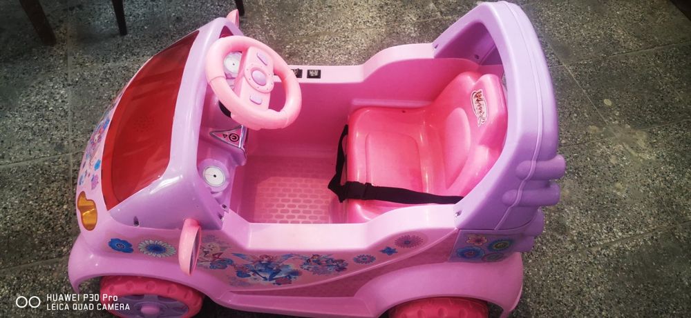 Детска кола за момиче с акумулаторна батерия!