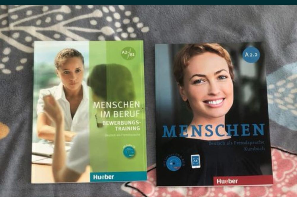 Учебници по немски, английски език и икономически дисциплини