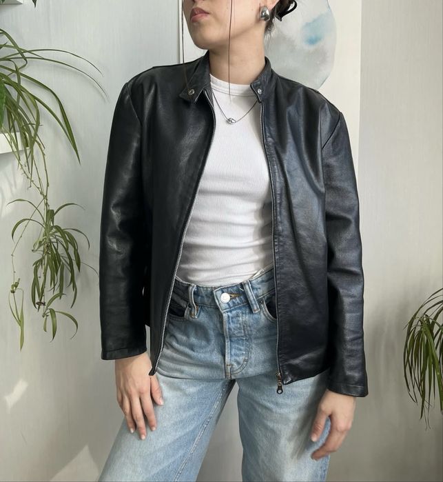 Черная кожанная куртка