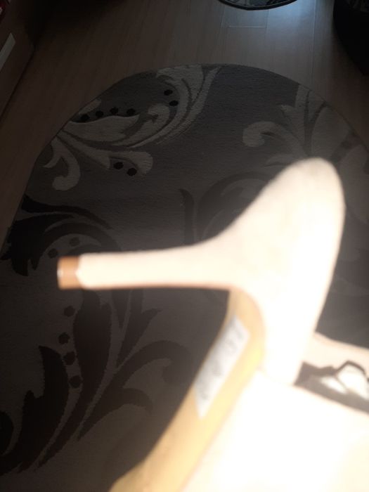 Pantofi mărimea 38.Costumas băiețel 3 ani