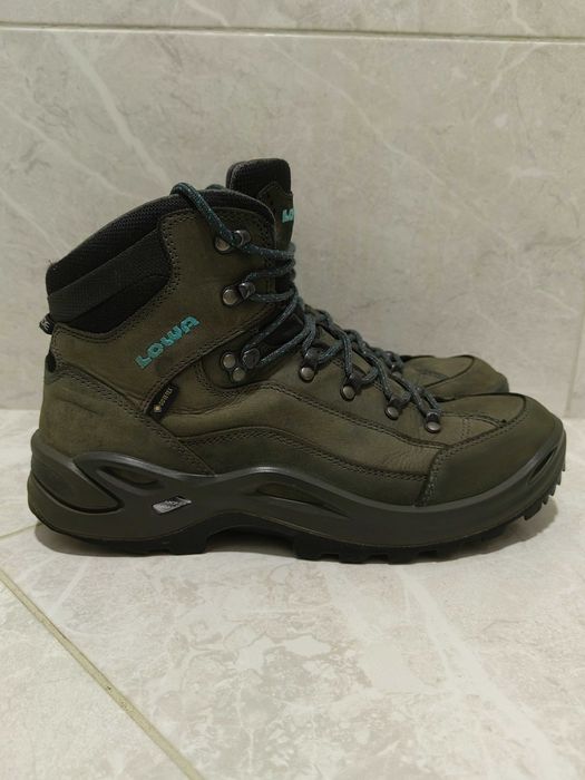 Туристически обувки LOWA Gore-Tex Обувки за лов  туризъм или студ 44