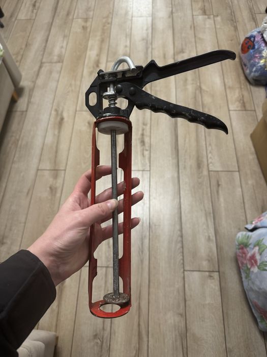 для силикона приспособление