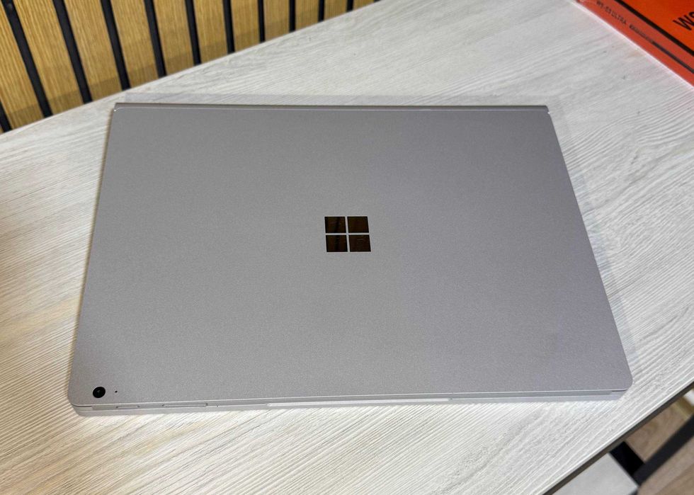 Microsoft Surface Book 3  14"3K IPS  i7 1065G7 16/256GB/1650 Max-Q 4GB