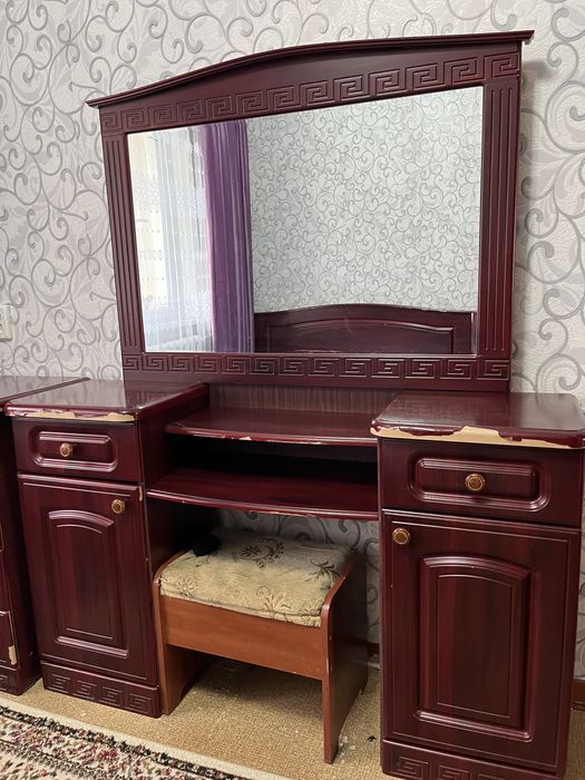 Продается спальные гарнитуры