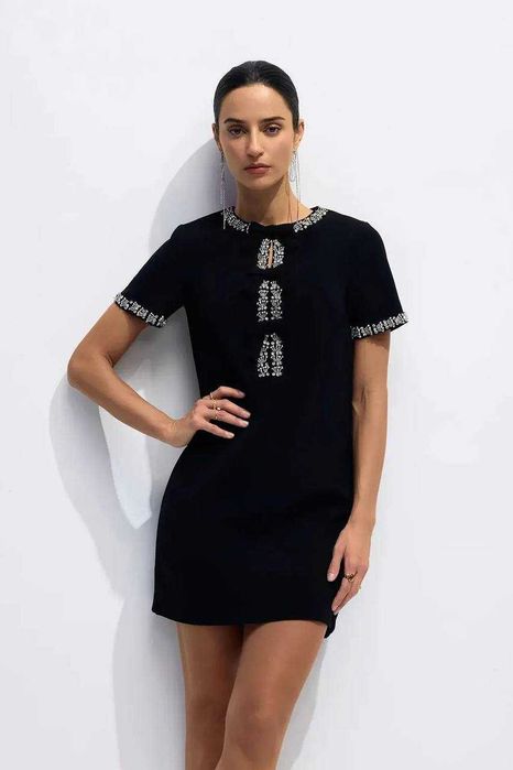 Rochie elegantă, neagră, lungime mini