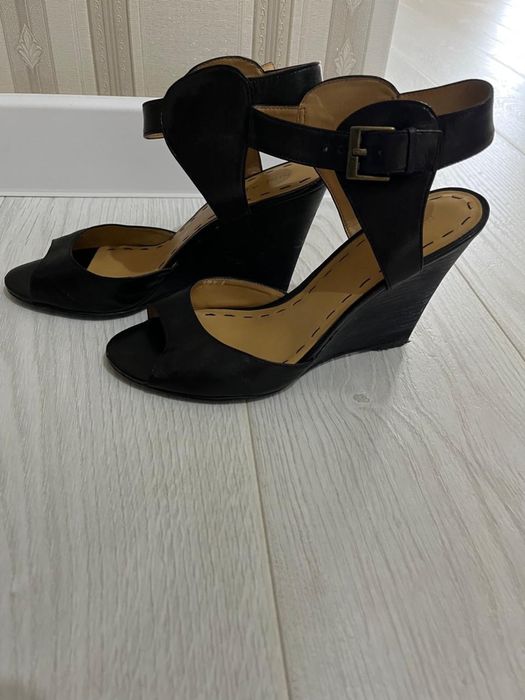 Продам обувь в хорошом  состоянии