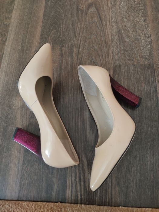 Продам Туфли на каблуках