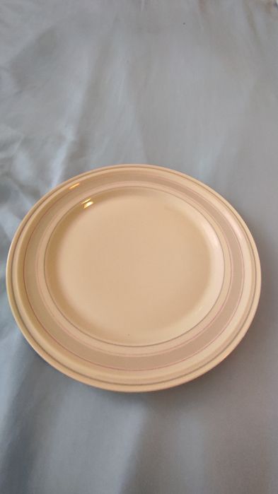 Ретро чинии за допълване на сервизи