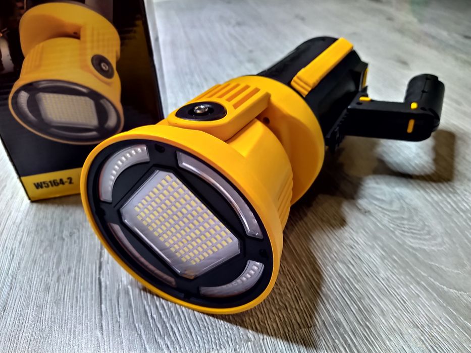 Lanternă proiector 226 LED  reîncărcabila cu dublă funcție