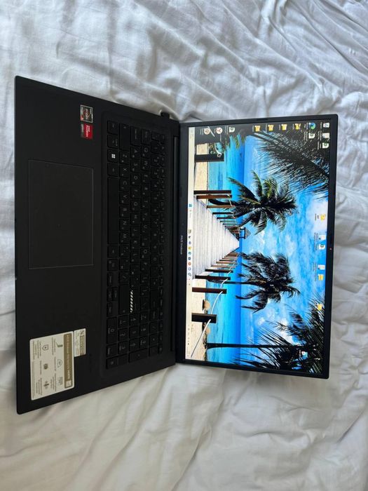 Asus vivobook 17x m3704y