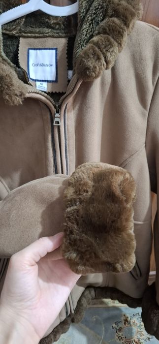 Пальто из искусственного меха и замши с капюшоном