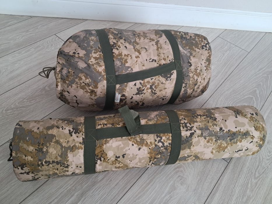 Спальный мешок и коврик военный теплый.