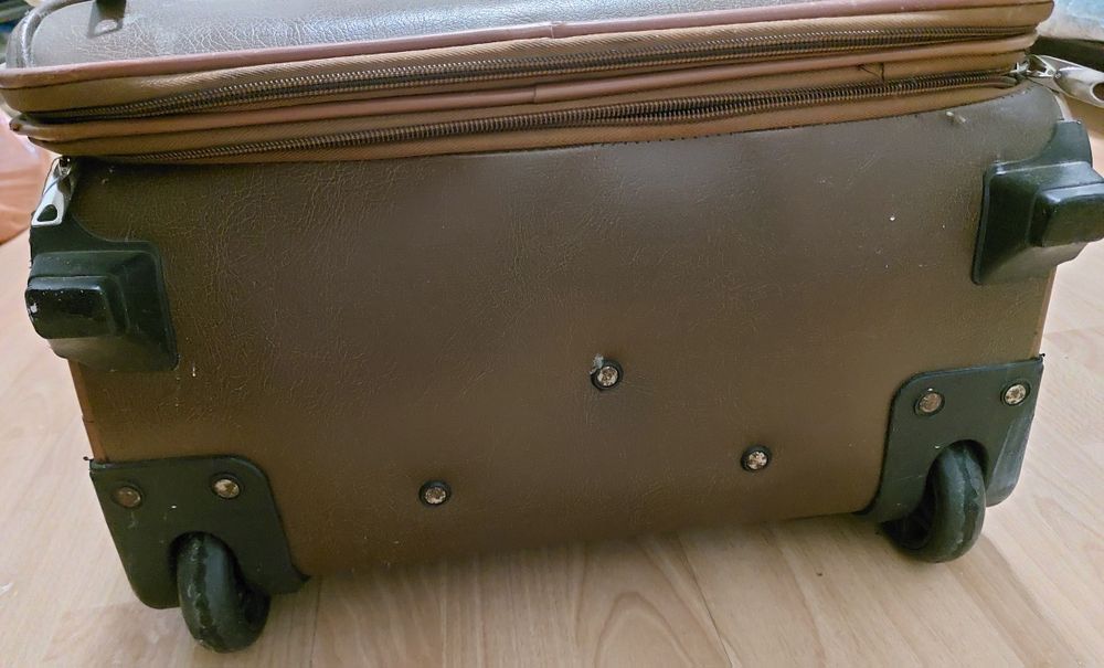 Чемодан 60×40×24