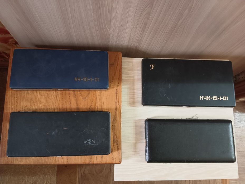 Продам готовальни.