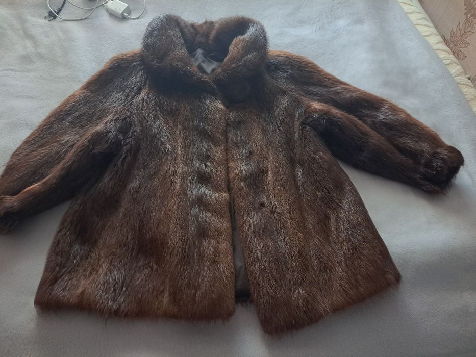 Шуба ,верхняя одежда