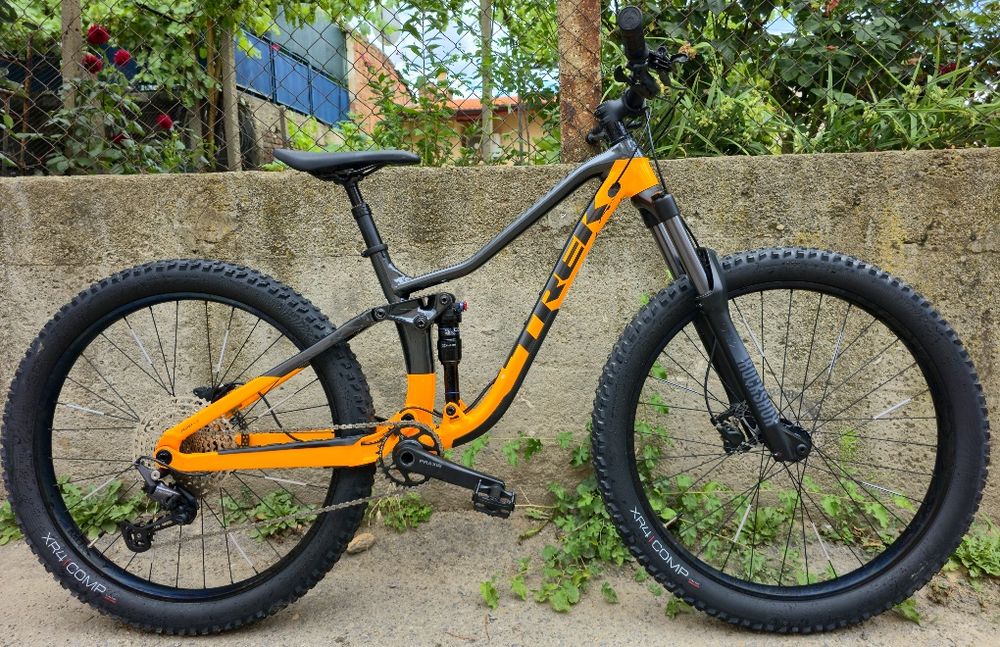 Trek Fuel Ex 5 27.5 + 1x12 Deore Като нов S размер рамка Rockshox Recon проходни оси