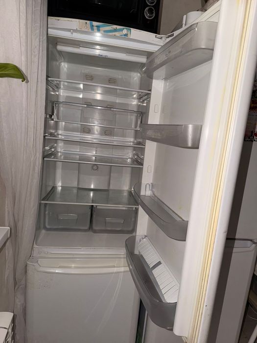 Продается  Холодильник