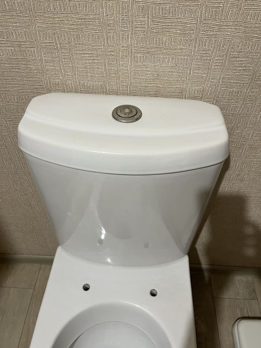 Унитаз в отличном состоянии