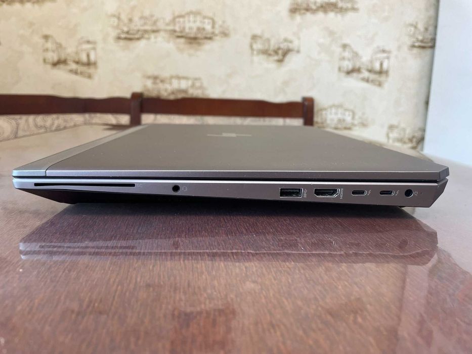 HP Zbook 15 G6 Core i9-9880H/32GB/RTX3000/1.TB
