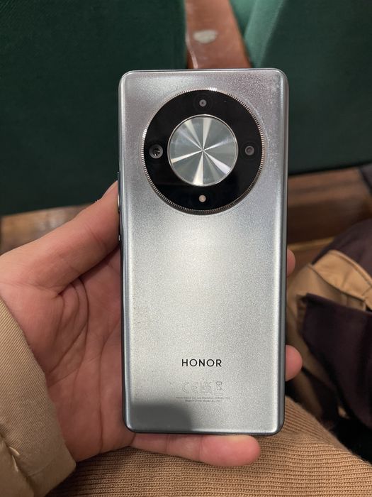 Продается Honor X9B ОЗУ 8+8/256gb состояние идеальное коробка имеется.