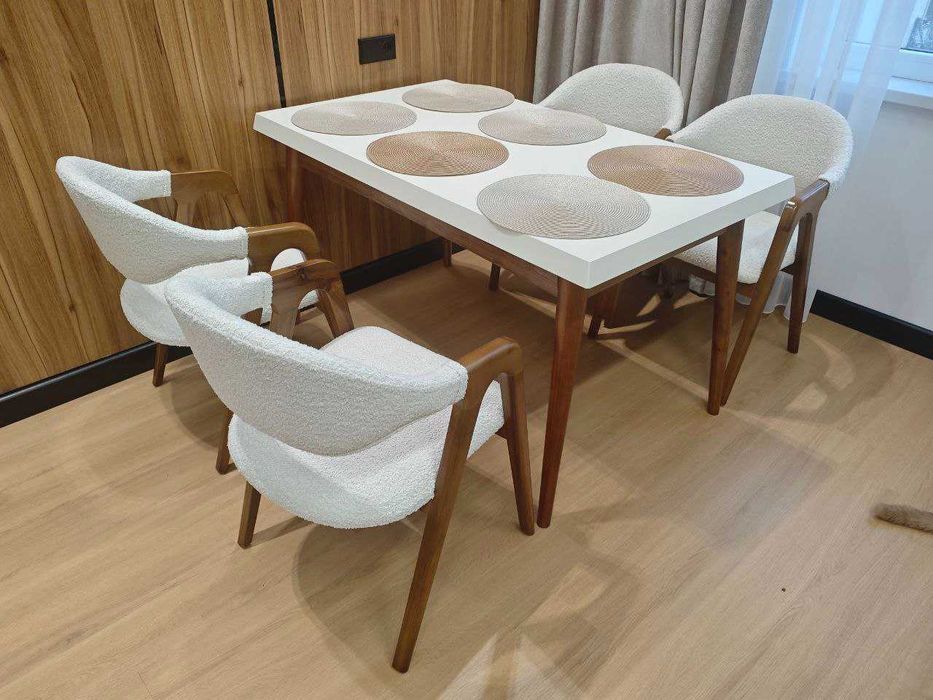 Продам обеденный стол со стульями (комплект)