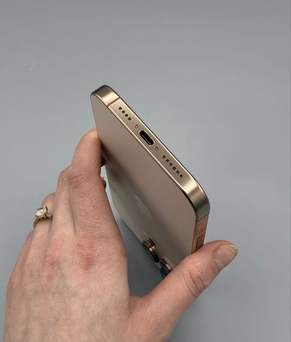 iPhone 16 Pro Max | 256 GB | Baterie 94% | Desert Titanium | Garantie