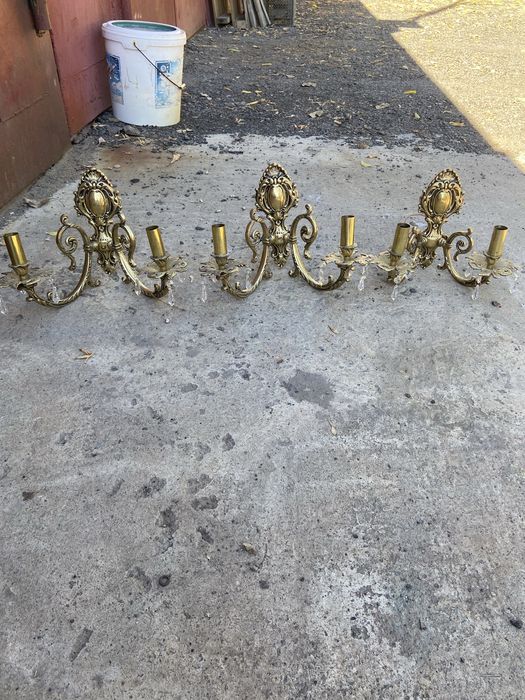 Продам люстру бронзовая и 3 бра