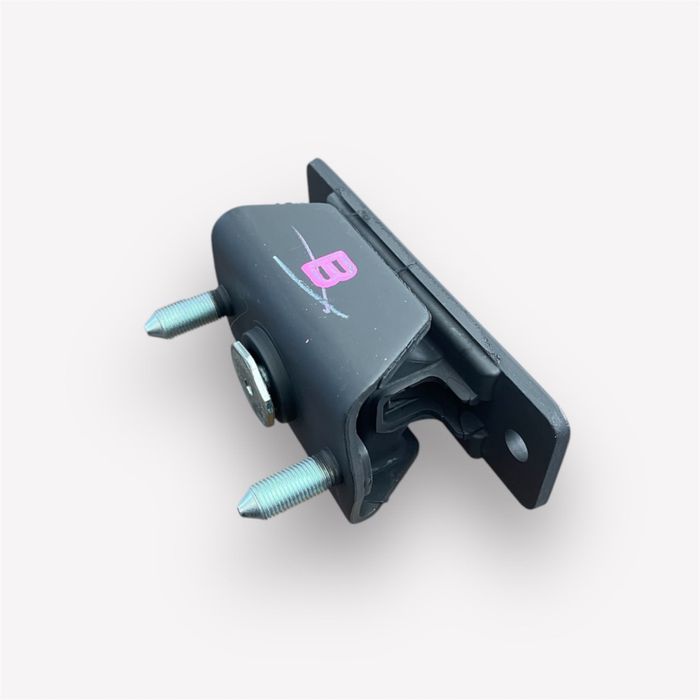 Подушка КПП Isuzu d-max