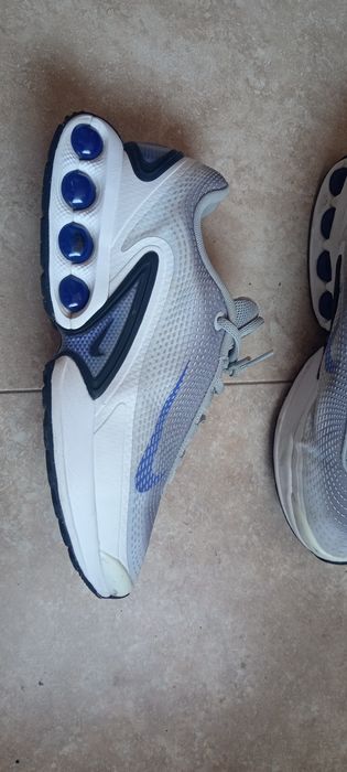 Nike dn withe conditie buna