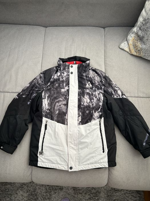 Детско яке и ски гащеризони