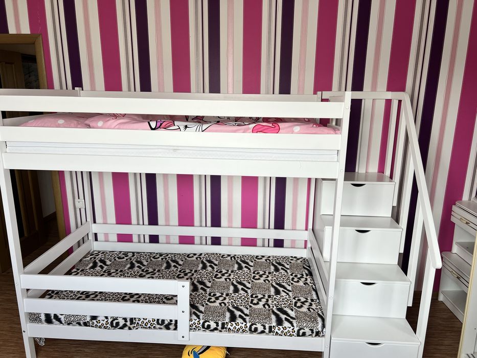 Продам кровать двухъярусный