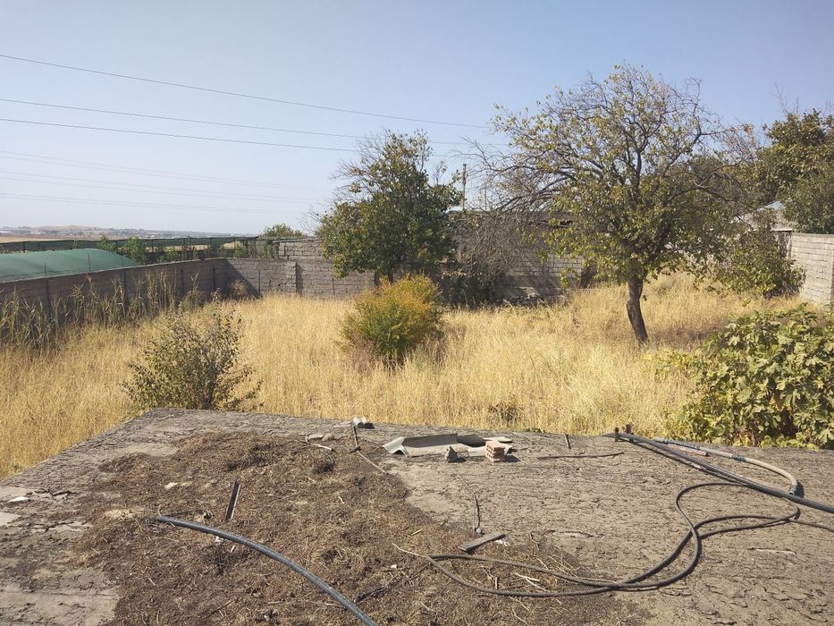 Продаётся  дачный  участок