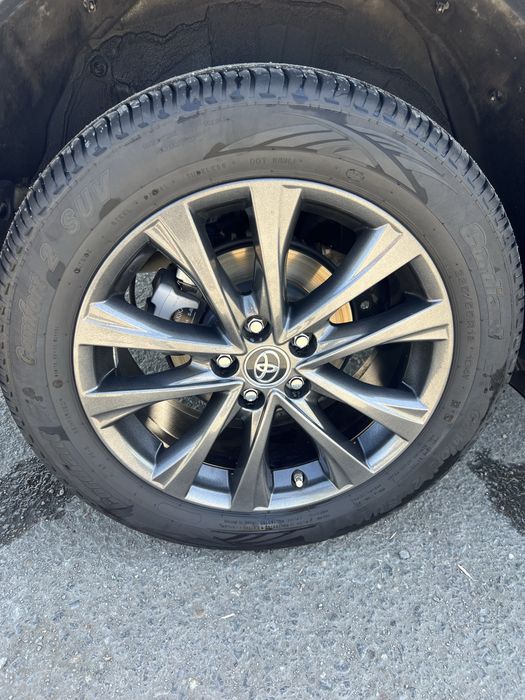 Продам резину на 18