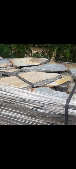 Piatra naturala lespezi.Gard.Trotuare.Lucrari Chirie Buldoescavator