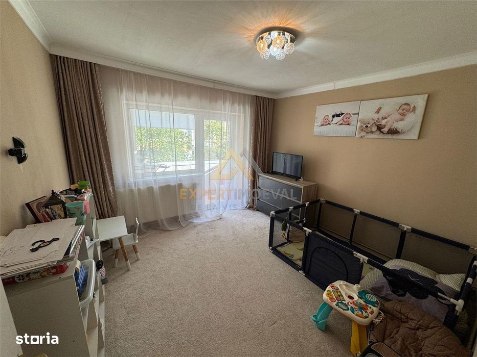 Apartament de vanzare 3 camere + garaj Str. Moldovei