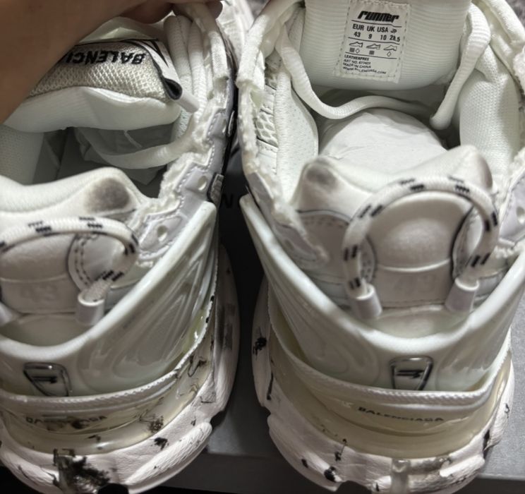 Balenciaga runner graffiti