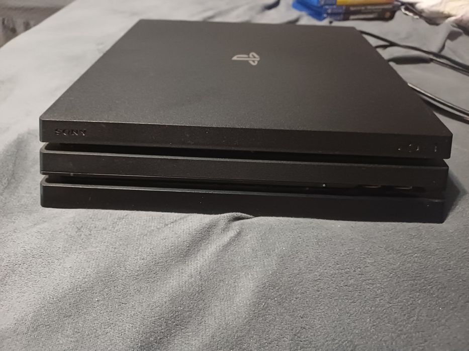 ПРОДАМ Sony ps4 Pro